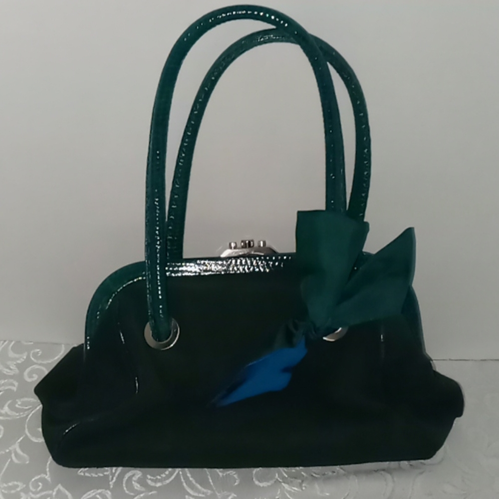Ann Taylor green purse with bow